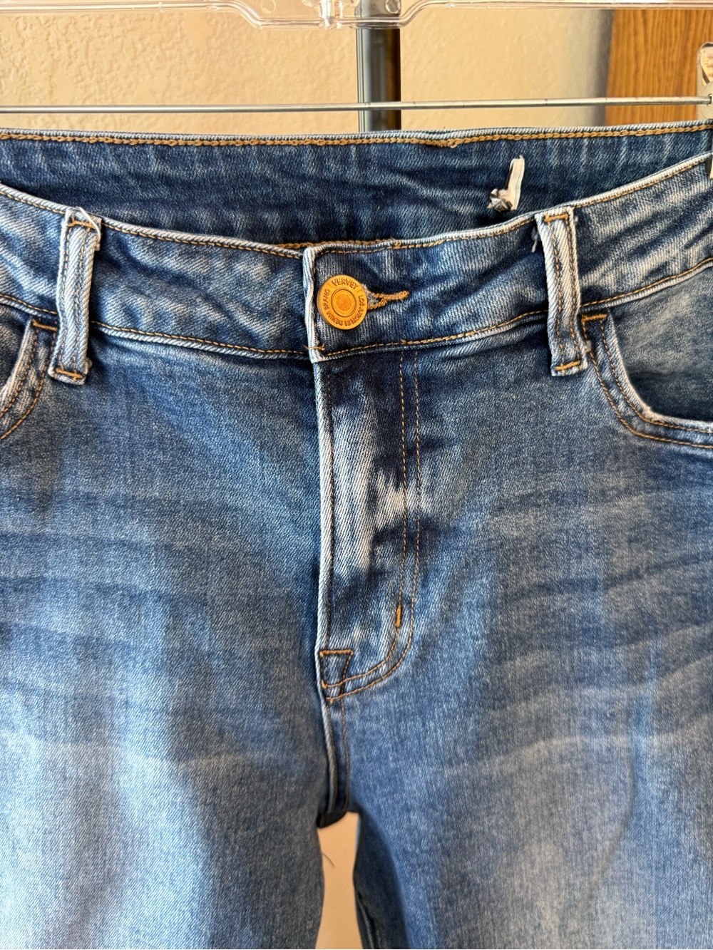 Vervet Women's Cropped stretchy Straight-Leg raw hem denim jeans. Size 16 - Picture 3 of 7